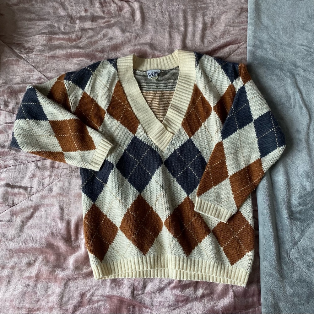Thrifted argyle men’s sweater